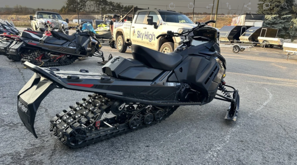 2024 Ski-Doo Renegade XRS 900 Turbo R - Image 2